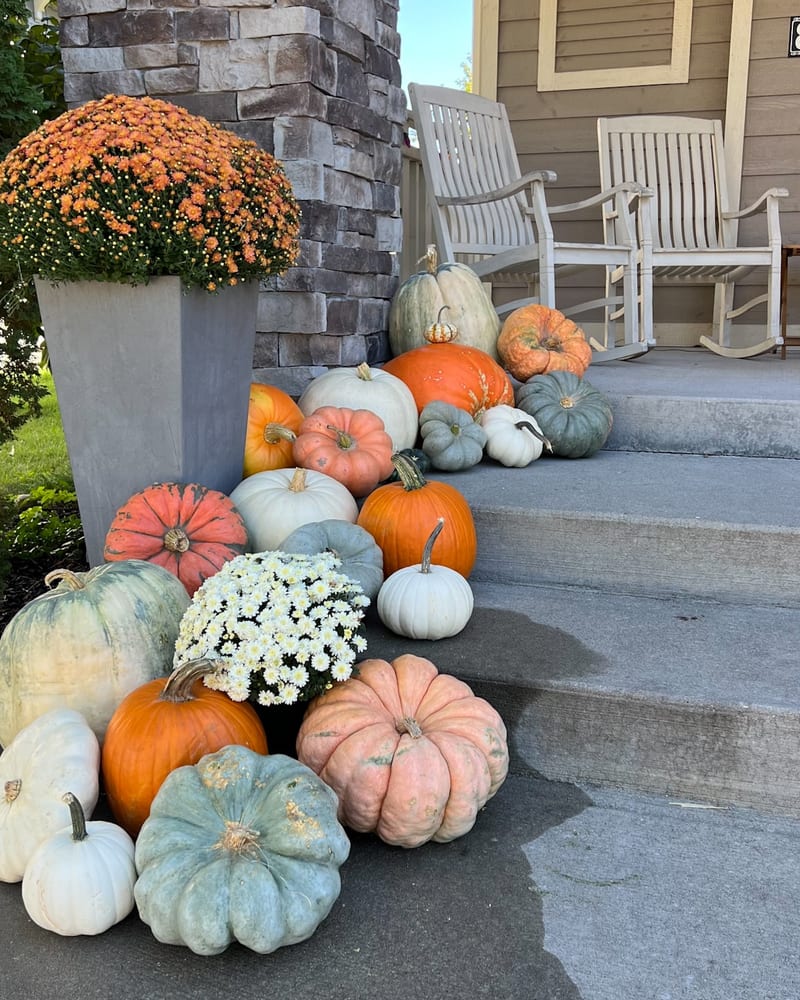 Stunning fall porch display